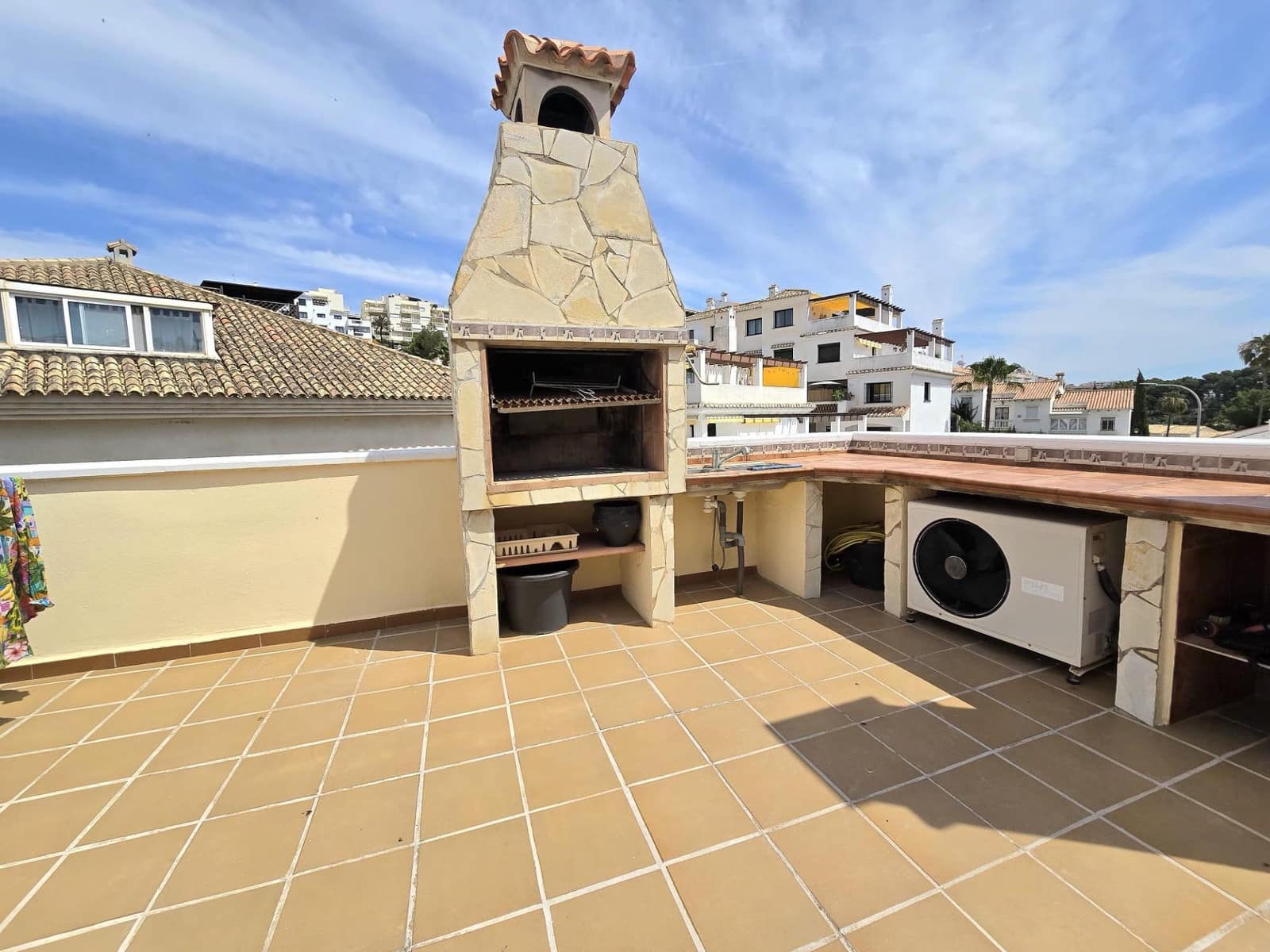 2 bedroom Flat for sale in Torrequebrada with pool garage - € 375,000 (Ref: 9876350)