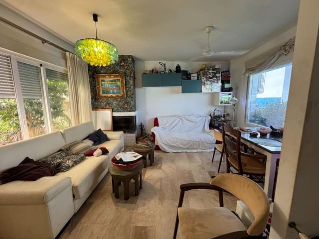 3 Zimmer Doppelhaus zu verkaufen in Málaga Stadt - 290.000 € (Ref: 9892271)