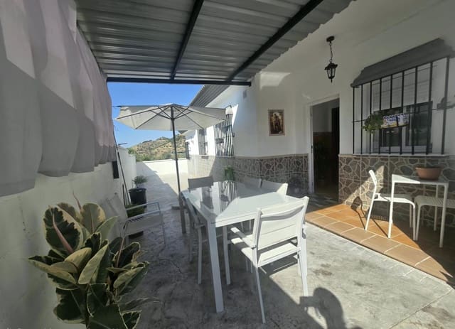 4 bedroom Villa for sale in Almogía with garage - € 450,000 (Ref: 9893801)