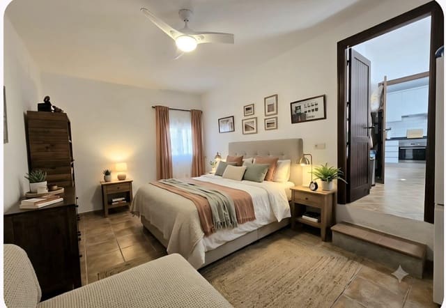 4 bedroom Villa for sale in Almogía with garage - € 450,000 (Ref: 9893801)