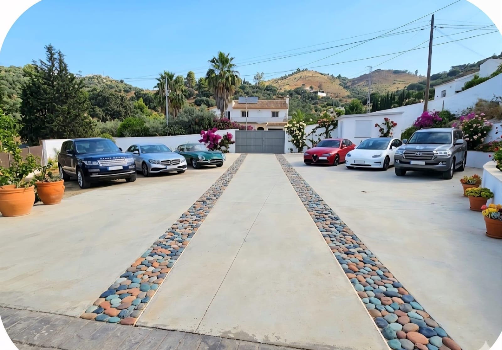 4 bedroom Villa for sale in Almogia with garage - € 450,000 (Ref: 9893801)