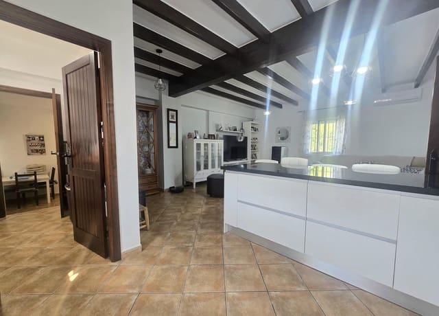 4 slaapkamer Villa te koop in Almogía met garage - € 450.000 (Ref: 9893801)