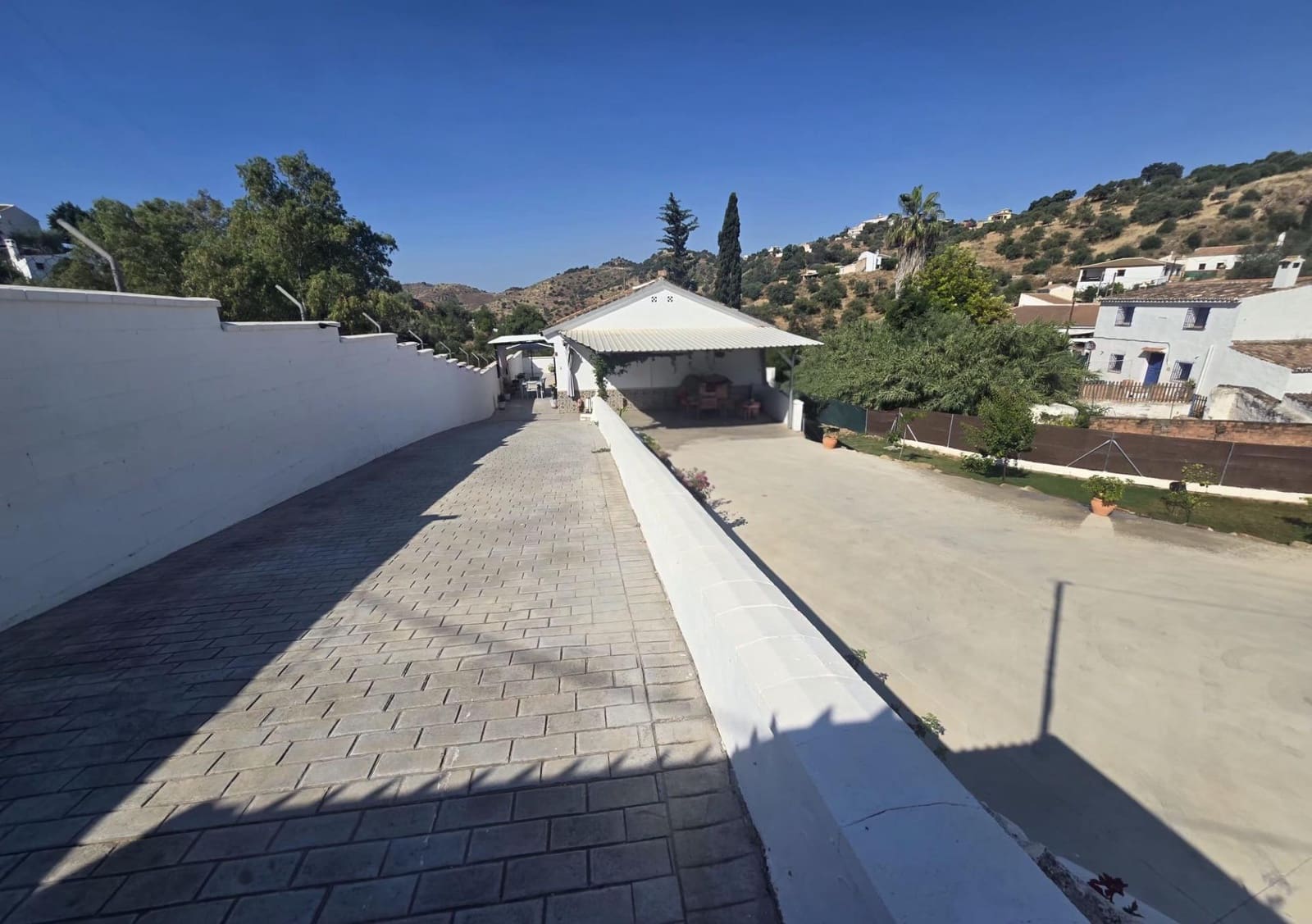 4 bedroom Villa for sale in Almogia with garage - € 450,000 (Ref: 9893801)