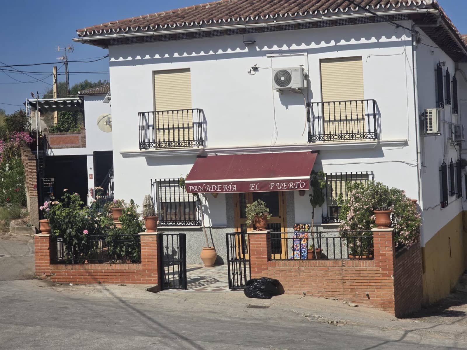 4 bedroom Villa for sale in Almogia with garage - € 450,000 (Ref: 9893801)