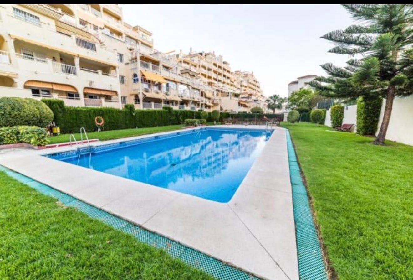 2 bedroom Flat for sale in Torrequebrada with pool - € 375,000 (Ref: 9896576)