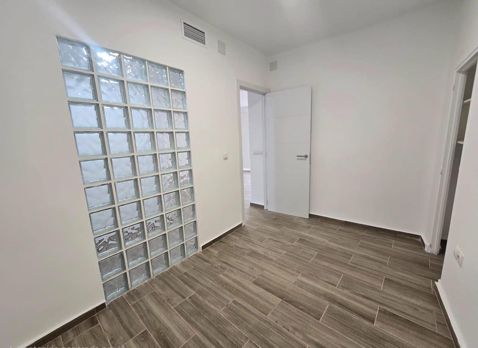 Piso de 3 habitaciones en Málaga ciudad en venta - 365.000 € (Ref: 9896577)