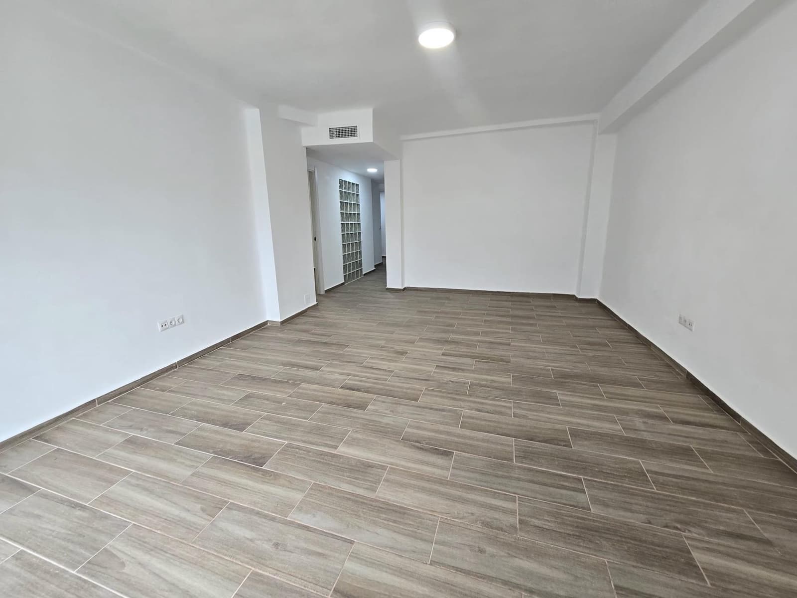 Piso de 3 habitaciones en Málaga ciudad en venta - 365.000 € (Ref: 9896577)