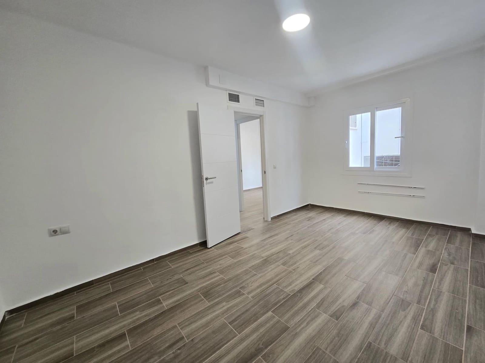 Piso de 3 habitaciones en Málaga ciudad en venta - 365.000 € (Ref: 9896577)