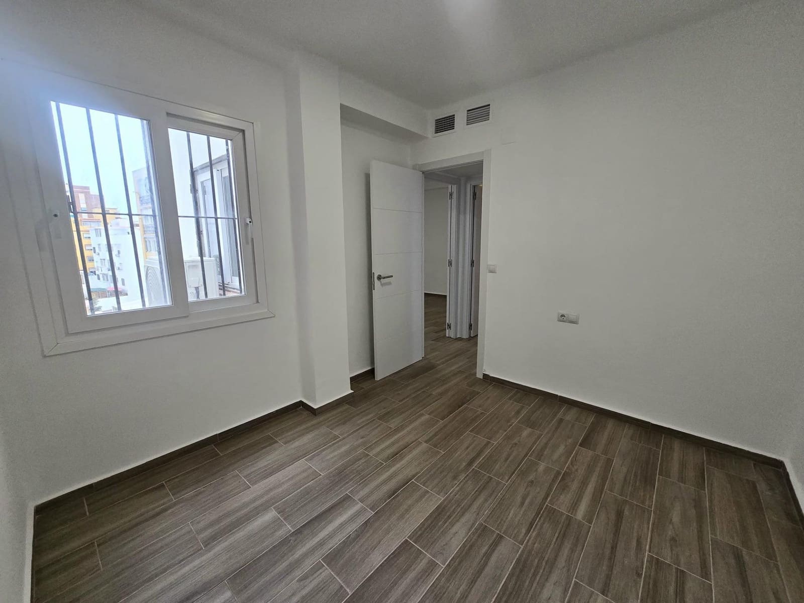 Piso de 3 habitaciones en Málaga ciudad en venta - 365.000 € (Ref: 9896577)