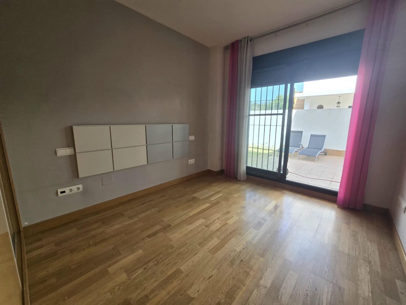 2 makuuhuone Asunto myytävänä paikassa La Cala Hills mukana uima-altaan 
autotalli - 299 000 € (Ref: 9903860)