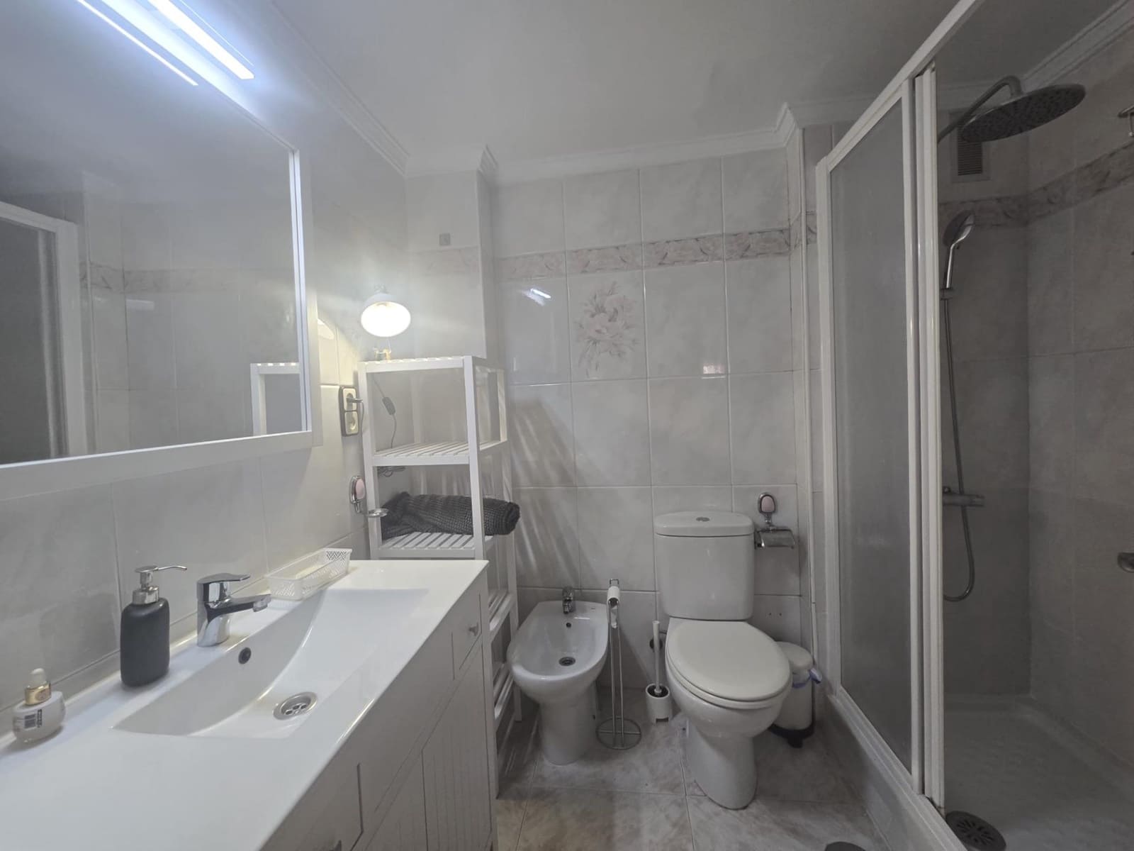 3 makuuhuone Asunto vuokrattavana paikassa Torremolinos mukana uima-altaan 
autotalli - 1 200 € (Ref: 9910985)
