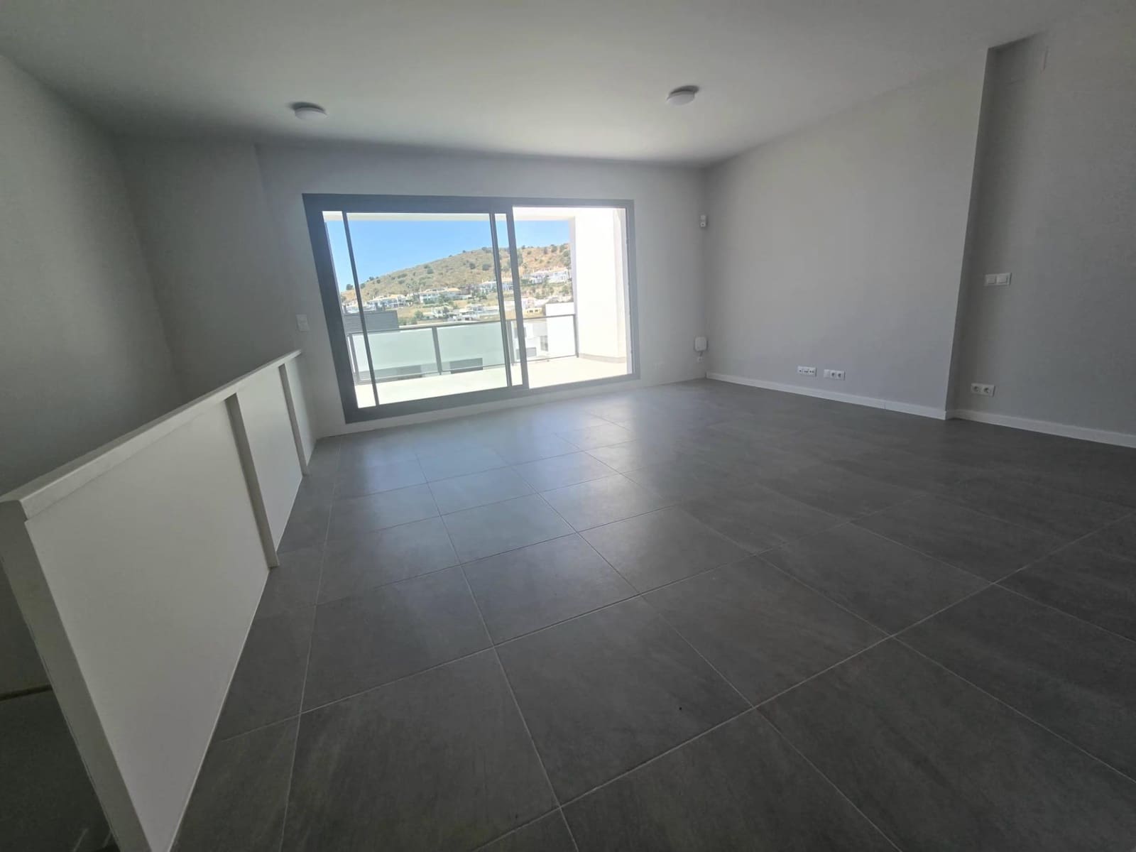 3 sypialnia Willa na sprzedaż w Riviera del Sol z basenem garażem - 629 000 € (Ref: 9910986)