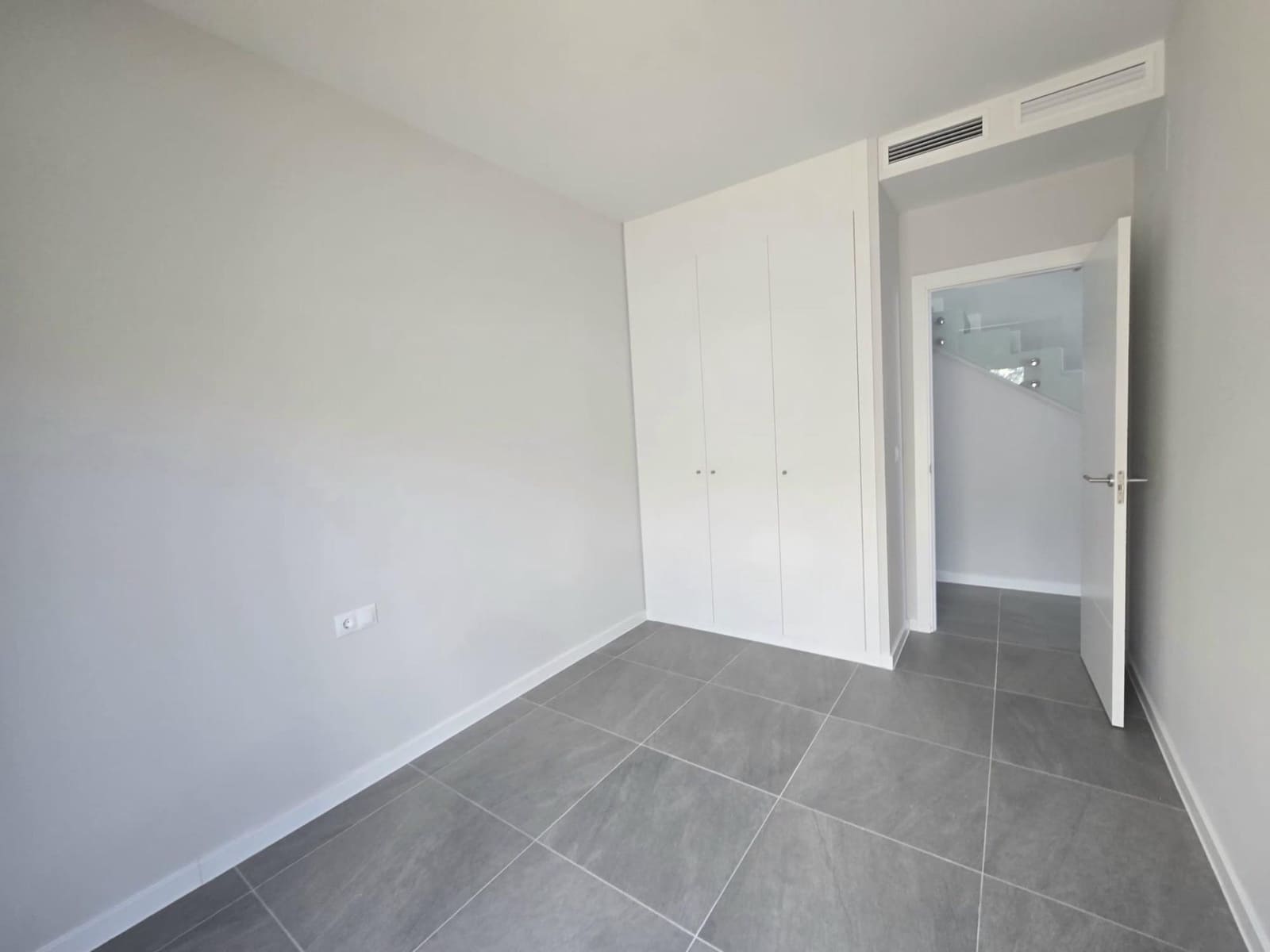 3 sypialnia Willa na sprzedaż w Riviera del Sol z basenem garażem - 629 000 € (Ref: 9910986)