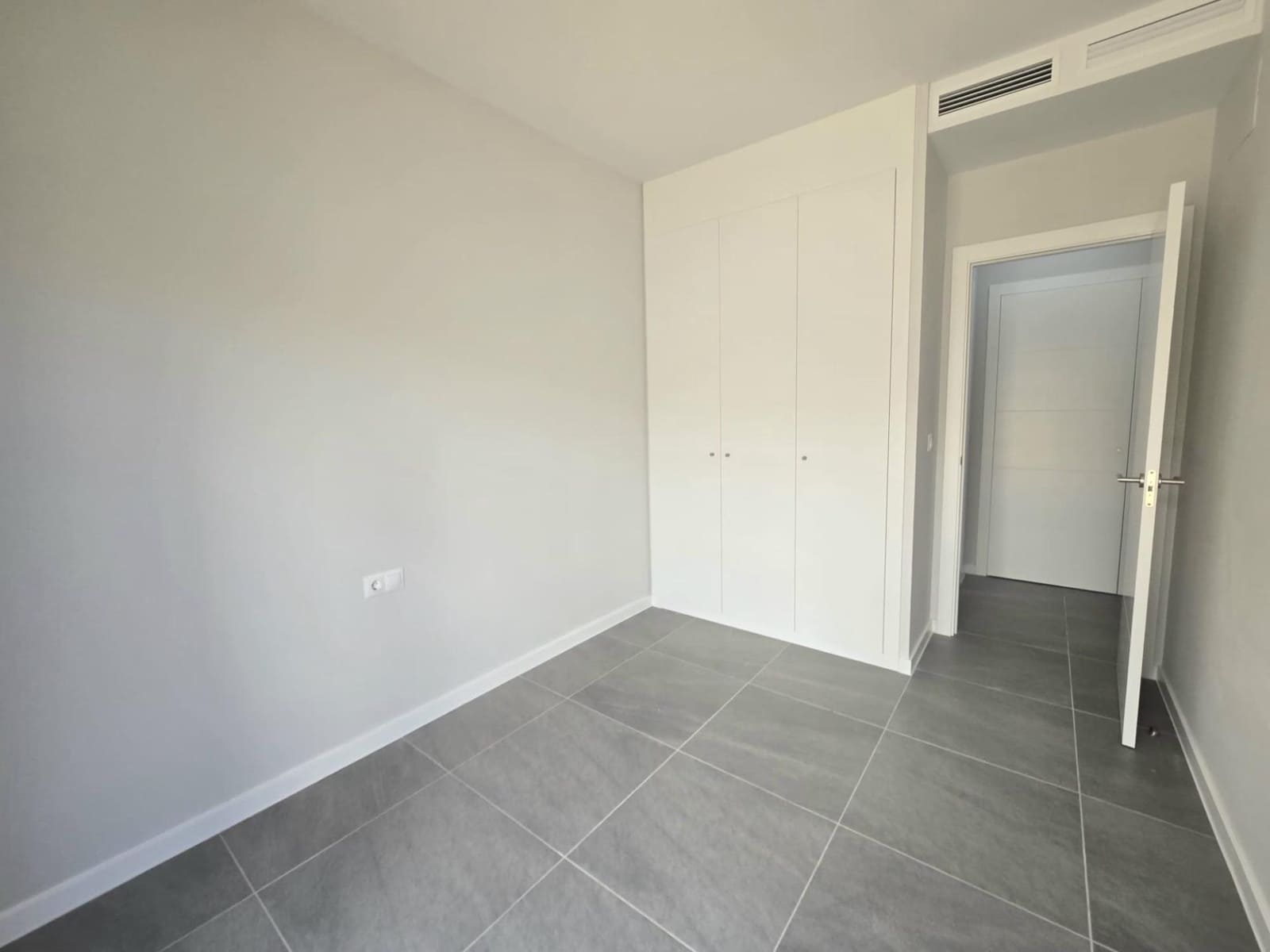 3 sypialnia Willa na sprzedaż w Riviera del Sol z basenem garażem - 629 000 € (Ref: 9910986)