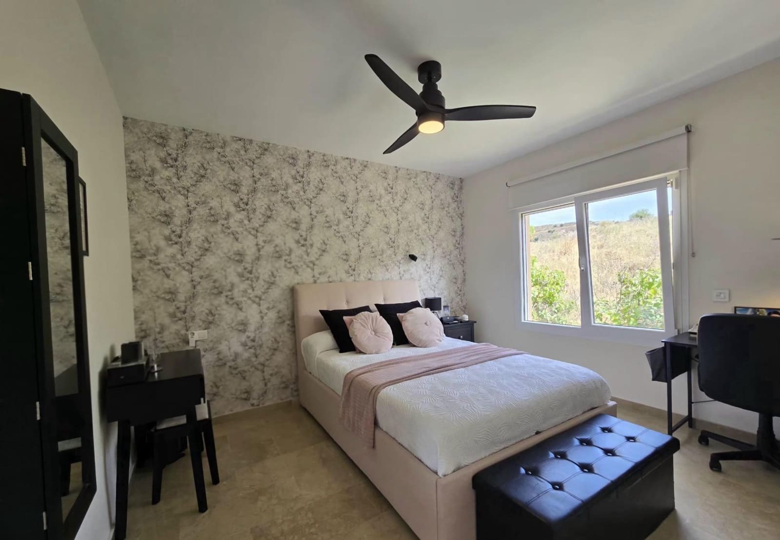 3 bedroom Flat for sale in Sitio de Calahonda with pool garage - € 429,000 (Ref: 9927349)
