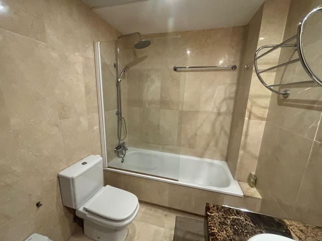1 quarto Apartamento para venda em Nueva Torrequebrada, Benalmádena com piscina garagem - 270 000 € (Ref: 9934158)