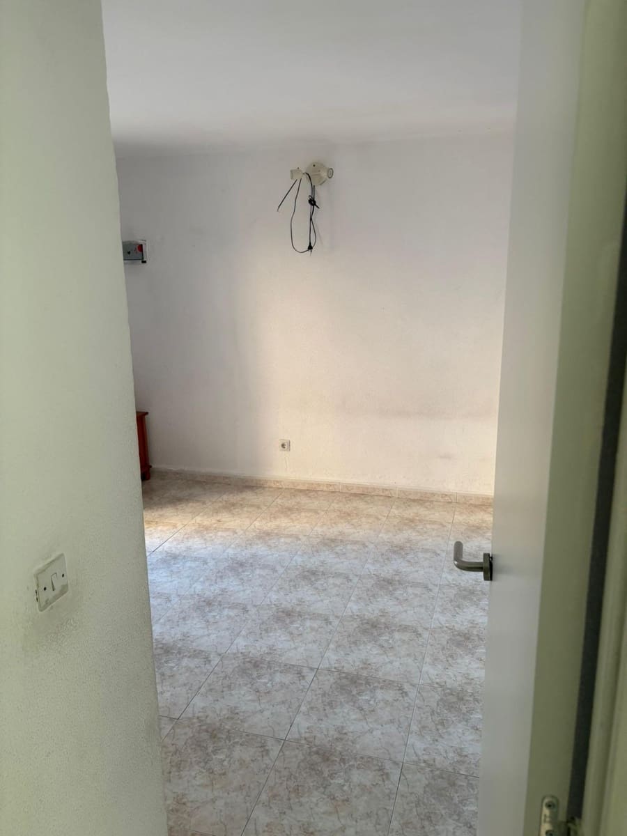 2 bedroom Flat for sale in Benalmadena with pool - € 274,000 (Ref: 9945655)