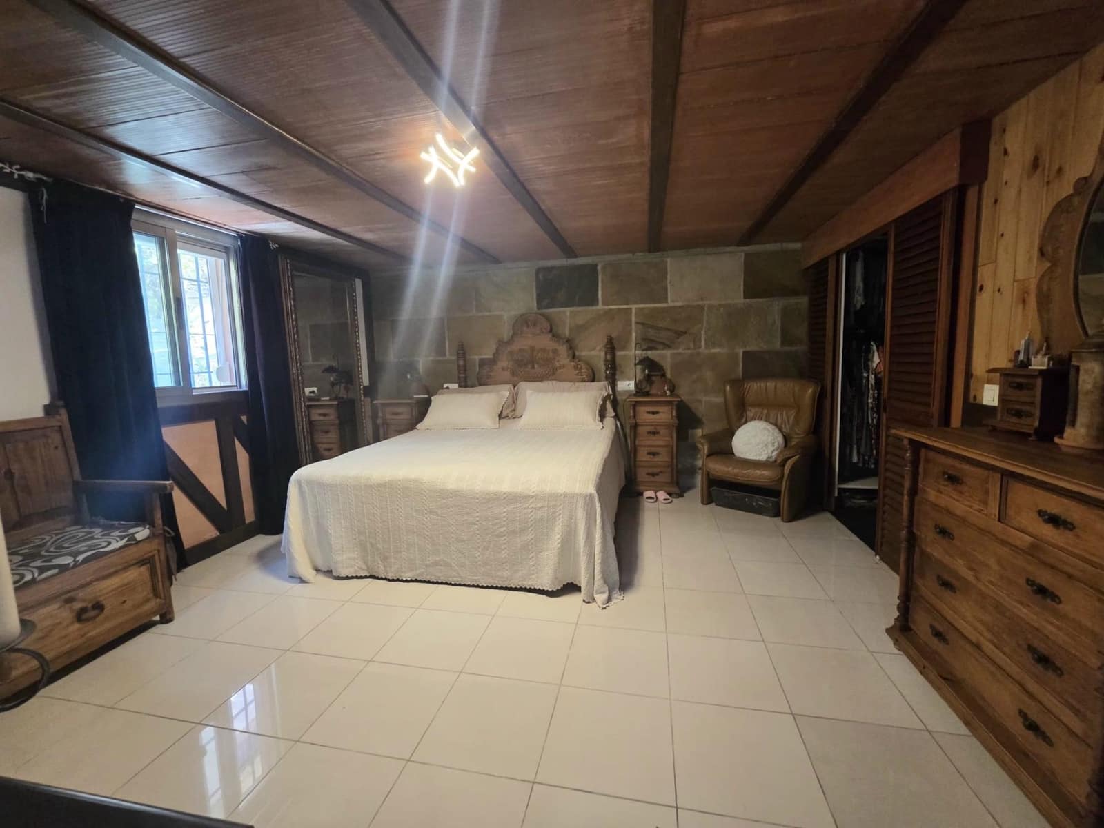 5 bedroom Villa for sale in Rincon de la Victoria with garage - € 520,000 (Ref: 9945657)