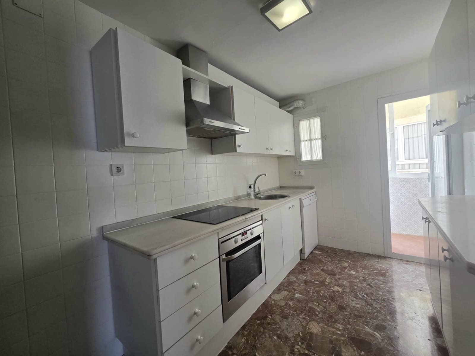 3 bedroom Flat for sale in Fuengirola with garage - € 900,000 (Ref: 9949732)