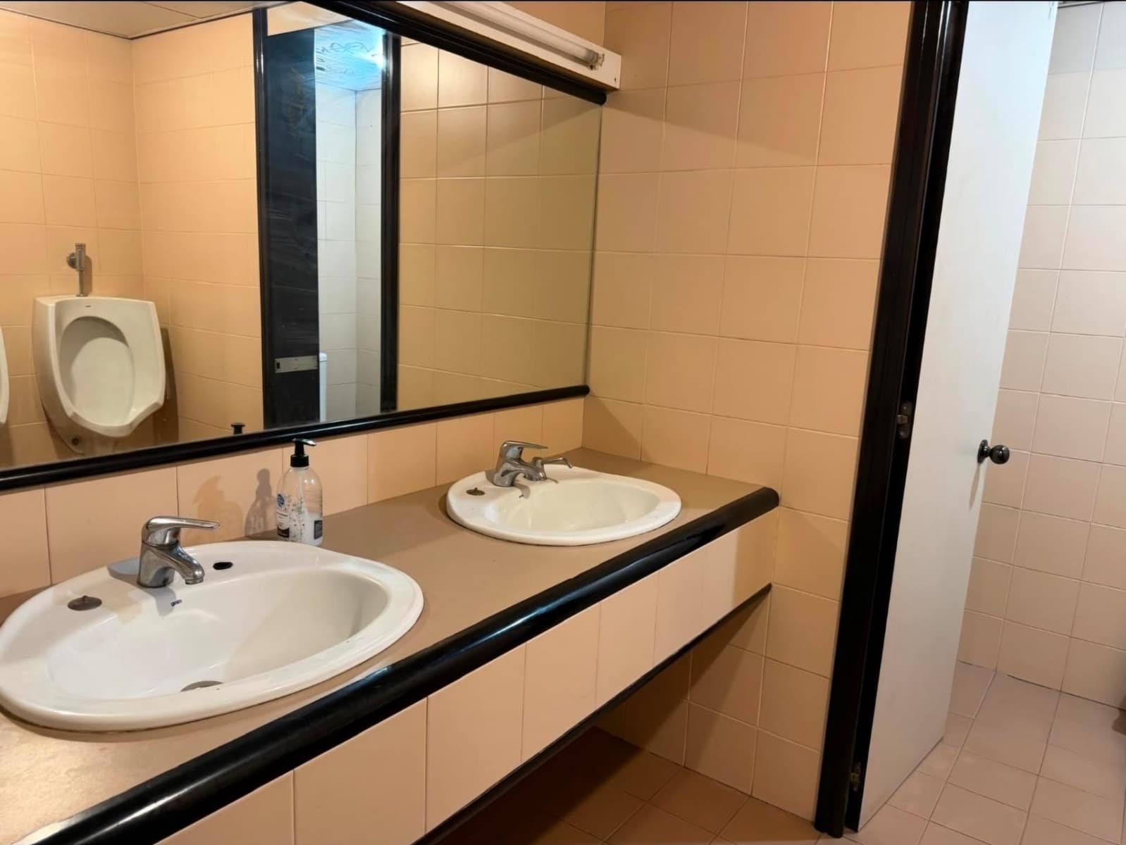 Commercieel te koop in Malaga stad - € 600.000 (Ref: 9959745)