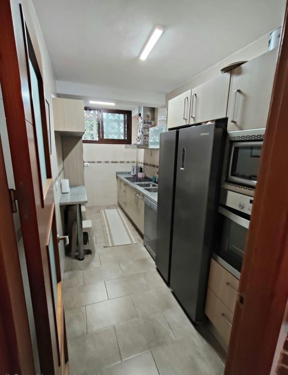 4 bedroom Villa for sale in Benalmadena Costa with garage - € 599,000 (Ref: 9959746)