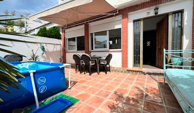 Chalet de 4 habitaciones en Benalmadena Costa, Benalmádena en venta con garaje - 599.000 € (Ref: 9959746)