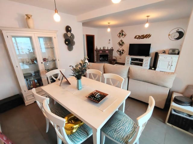 Chalet de 4 habitaciones en Benalmadena Costa, Benalmádena en venta con garaje - 599.000 € (Ref: 9959746)
