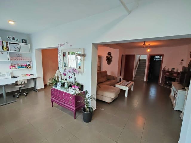 Chalet de 4 habitaciones en Benalmadena Costa, Benalmádena en venta con garaje - 599.000 € (Ref: 9959746)
