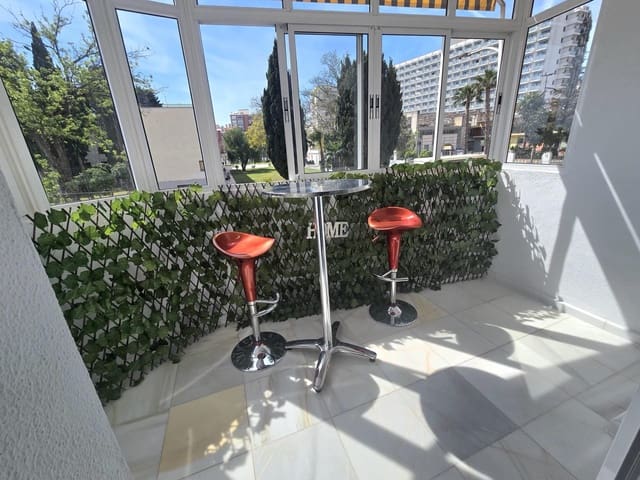 2 soverom Leilighet til salgs i Torremolinos med svømmebasseng garasje - € 315 000 (Ref: 9984958)