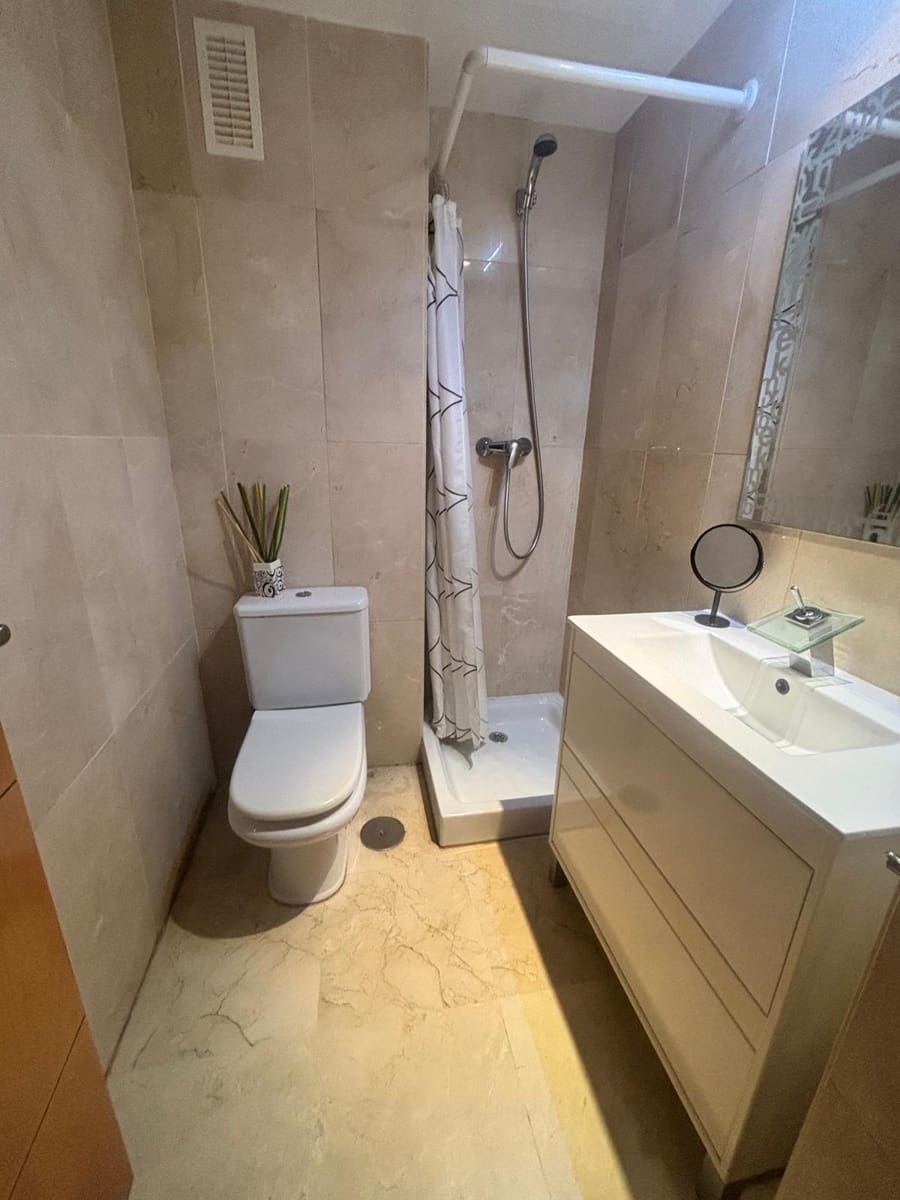 Apartamento de 2 habitaciones en Benalmádena en venta con piscina garaje - 355.000 € (Ref: 9984959)