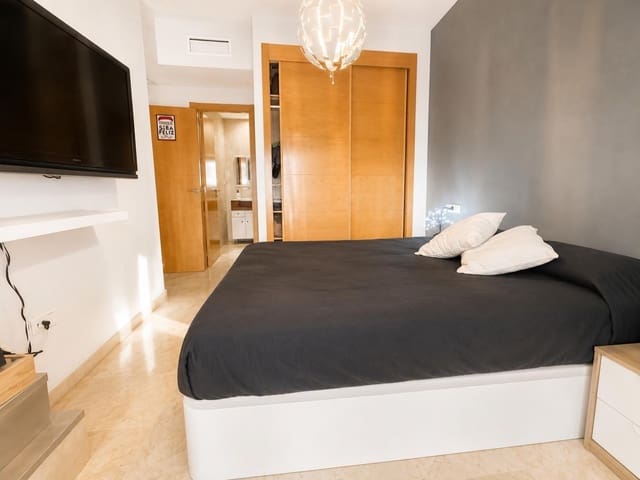 2 soverom Leilighet til salgs i Benalmádena med svømmebasseng garasje - € 355 000 (Ref: 9984959)