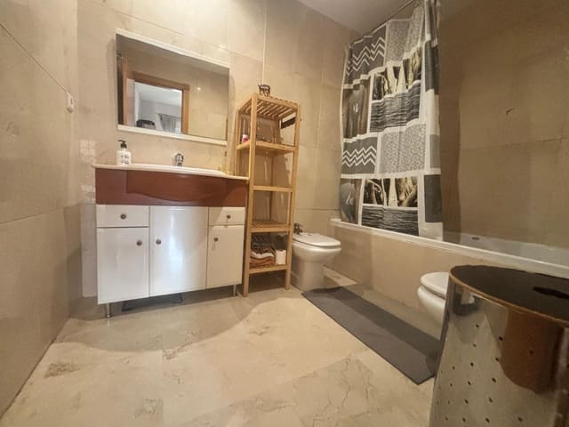2 soverom Leilighet til salgs i Benalmádena med svømmebasseng garasje - € 355 000 (Ref: 9984959)