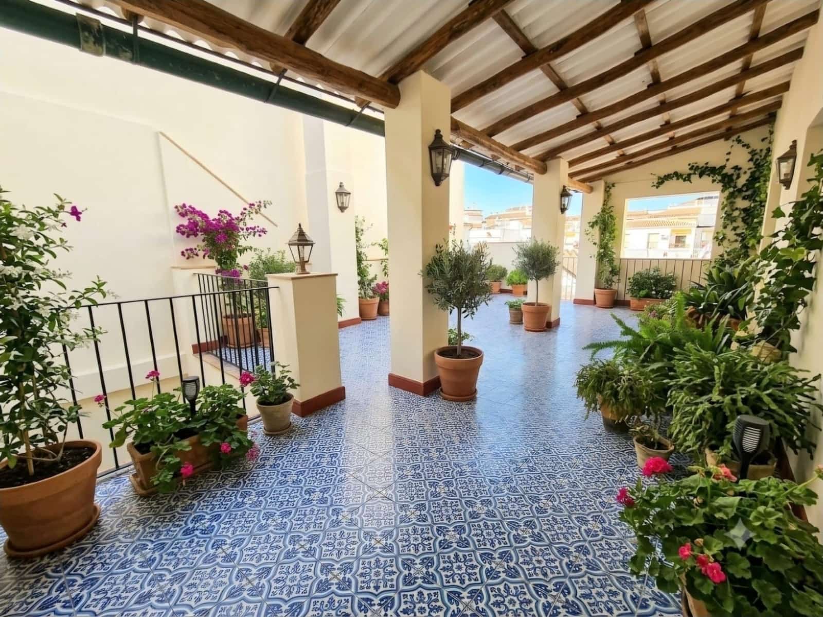 7 bedroom Townhouse for sale in Antequera - € 245,000 (Ref: 9984960)