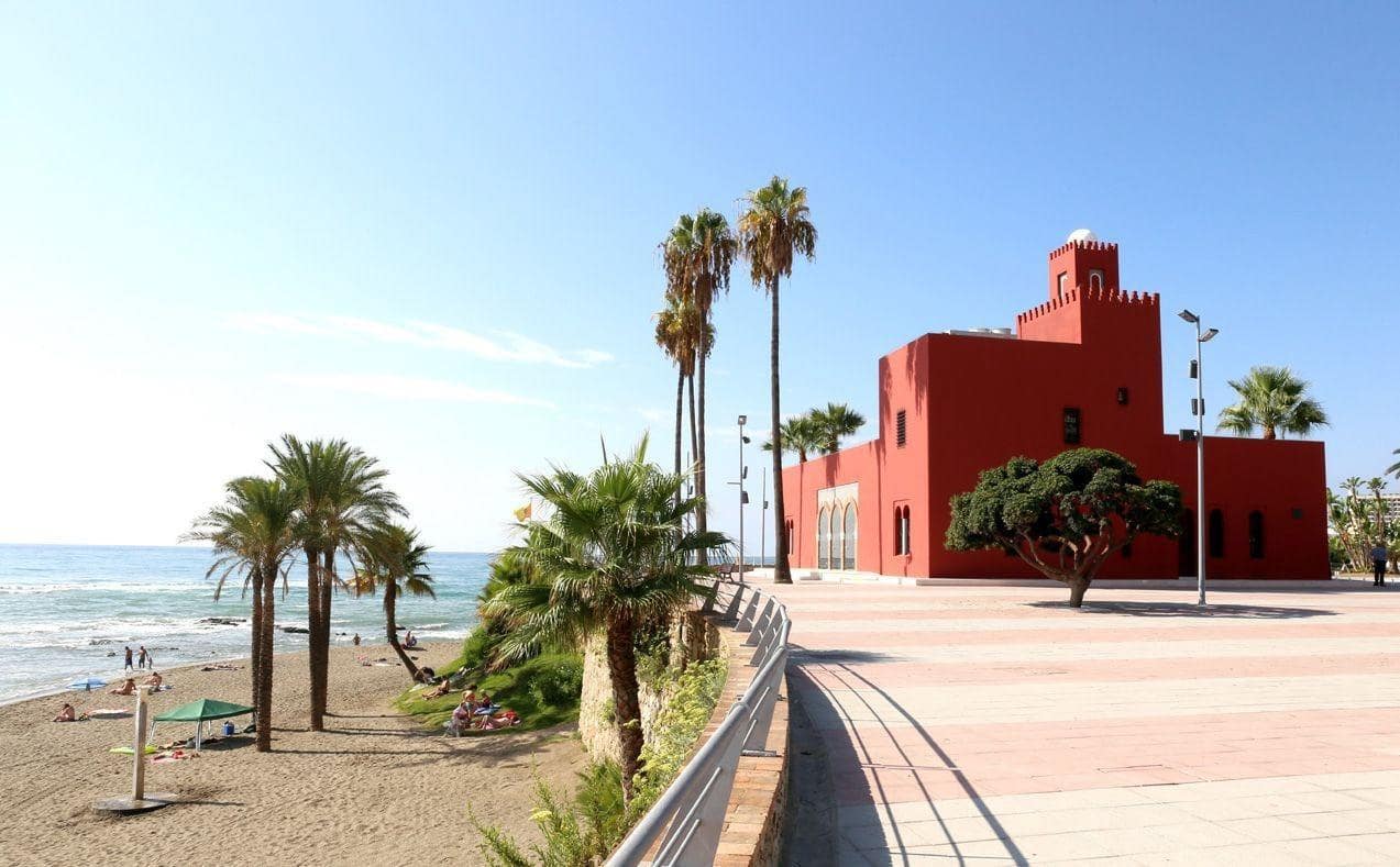 2 soverom Leilighet til salgs i Benalmadena med svømmebasseng garasje - € 529 000 (Ref: 9990695)