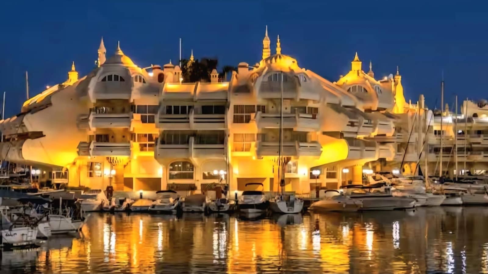 2 soverom Leilighet til salgs i Benalmadena med svømmebasseng garasje - € 529 000 (Ref: 9990695)