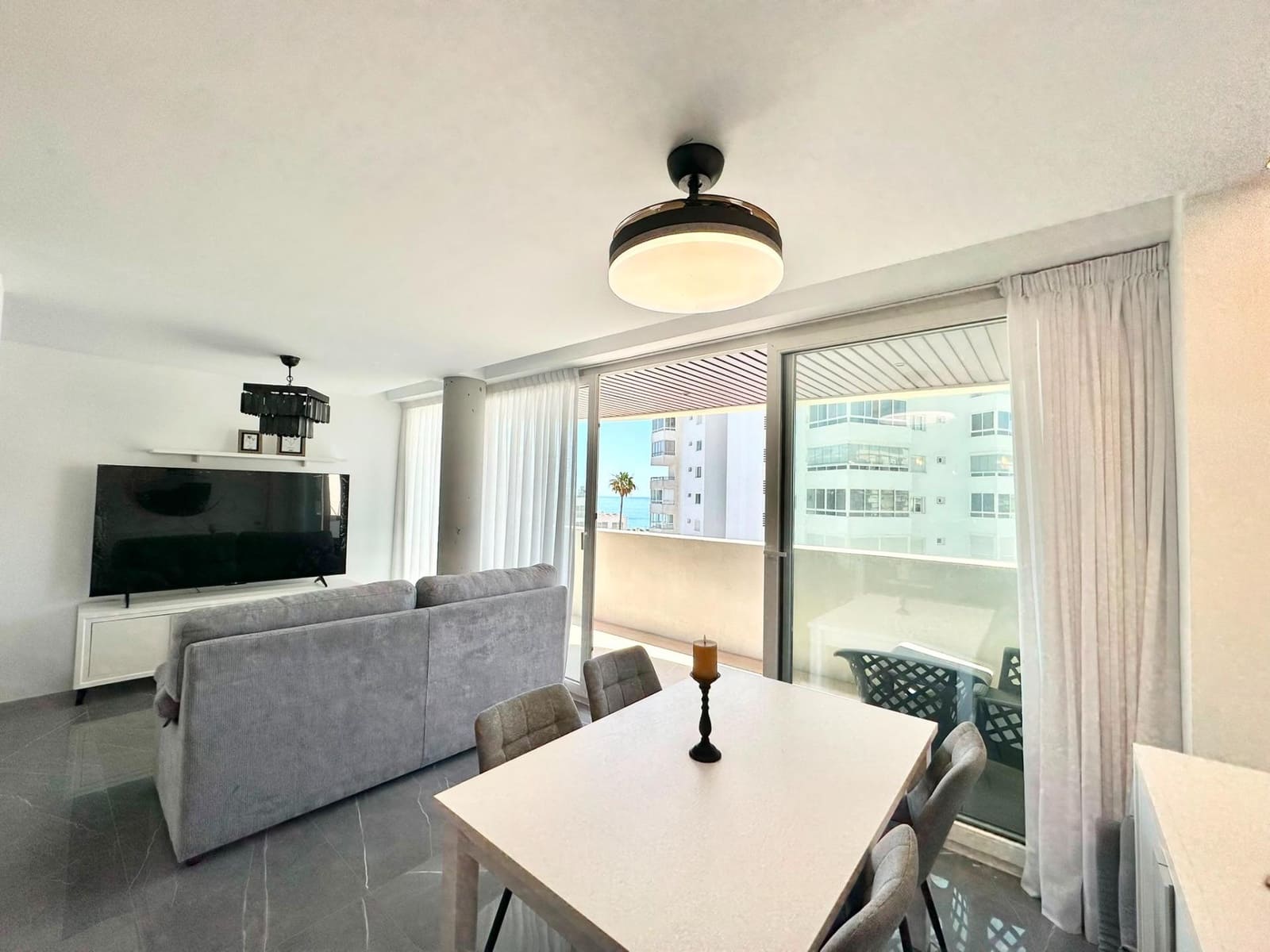 2 soverom Leilighet til salgs i Benalmadena med svømmebasseng garasje - € 529 000 (Ref: 9990695)