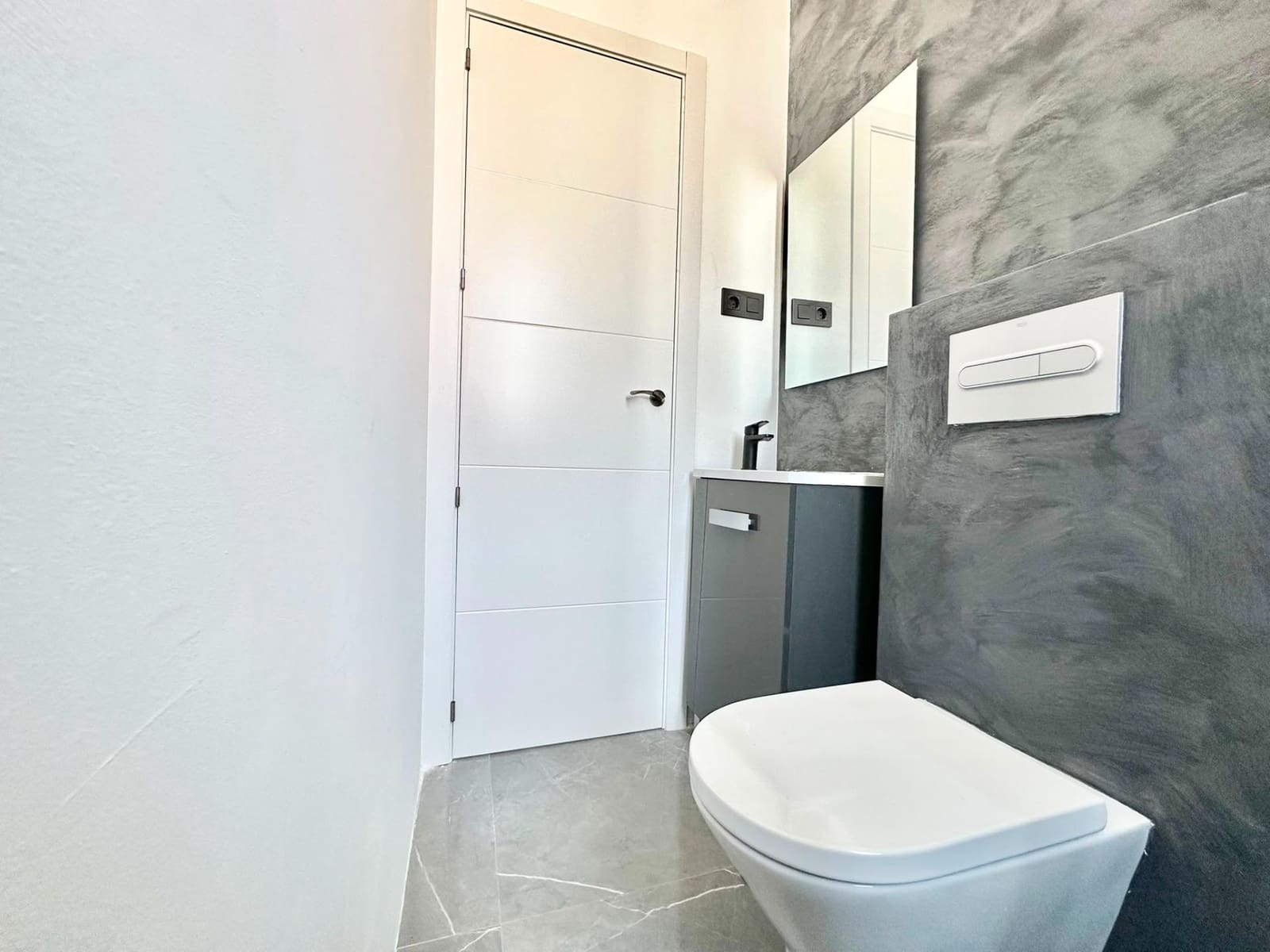 2 soverom Leilighet til salgs i Benalmadena med svømmebasseng garasje - € 529 000 (Ref: 9990695)