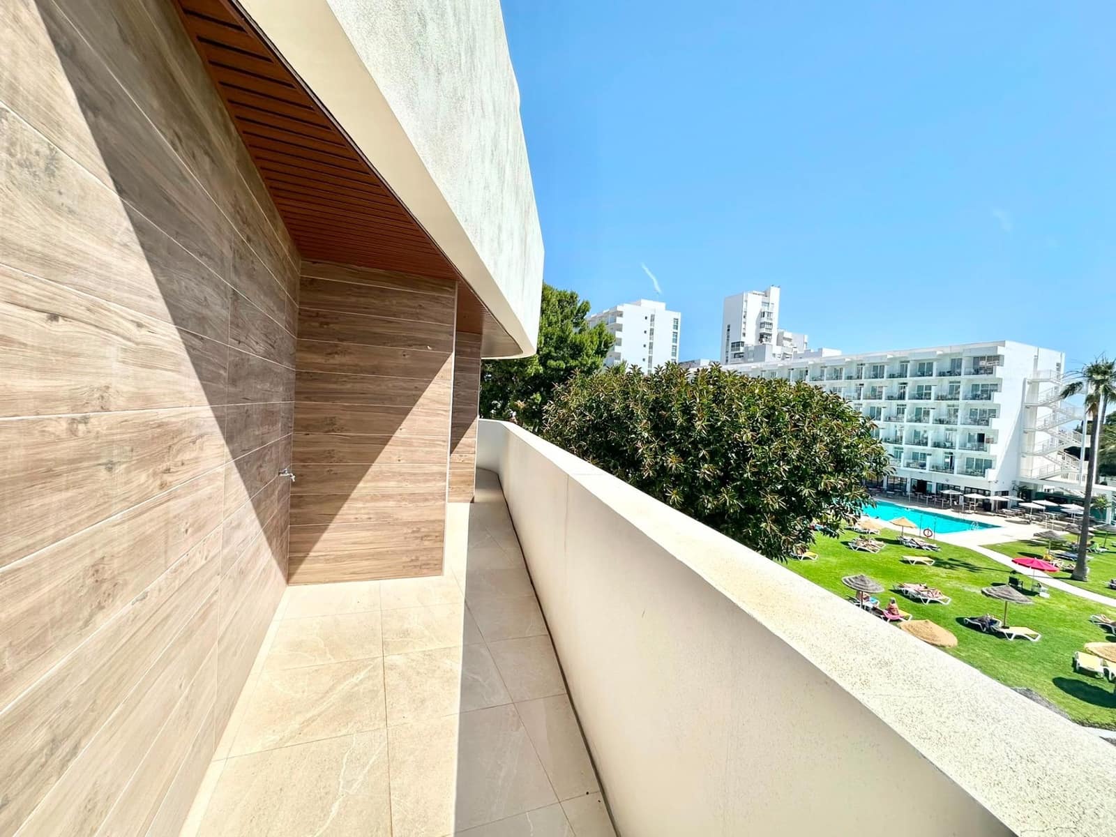 2 soverom Leilighet til salgs i Benalmadena med svømmebasseng garasje - € 529 000 (Ref: 9990695)