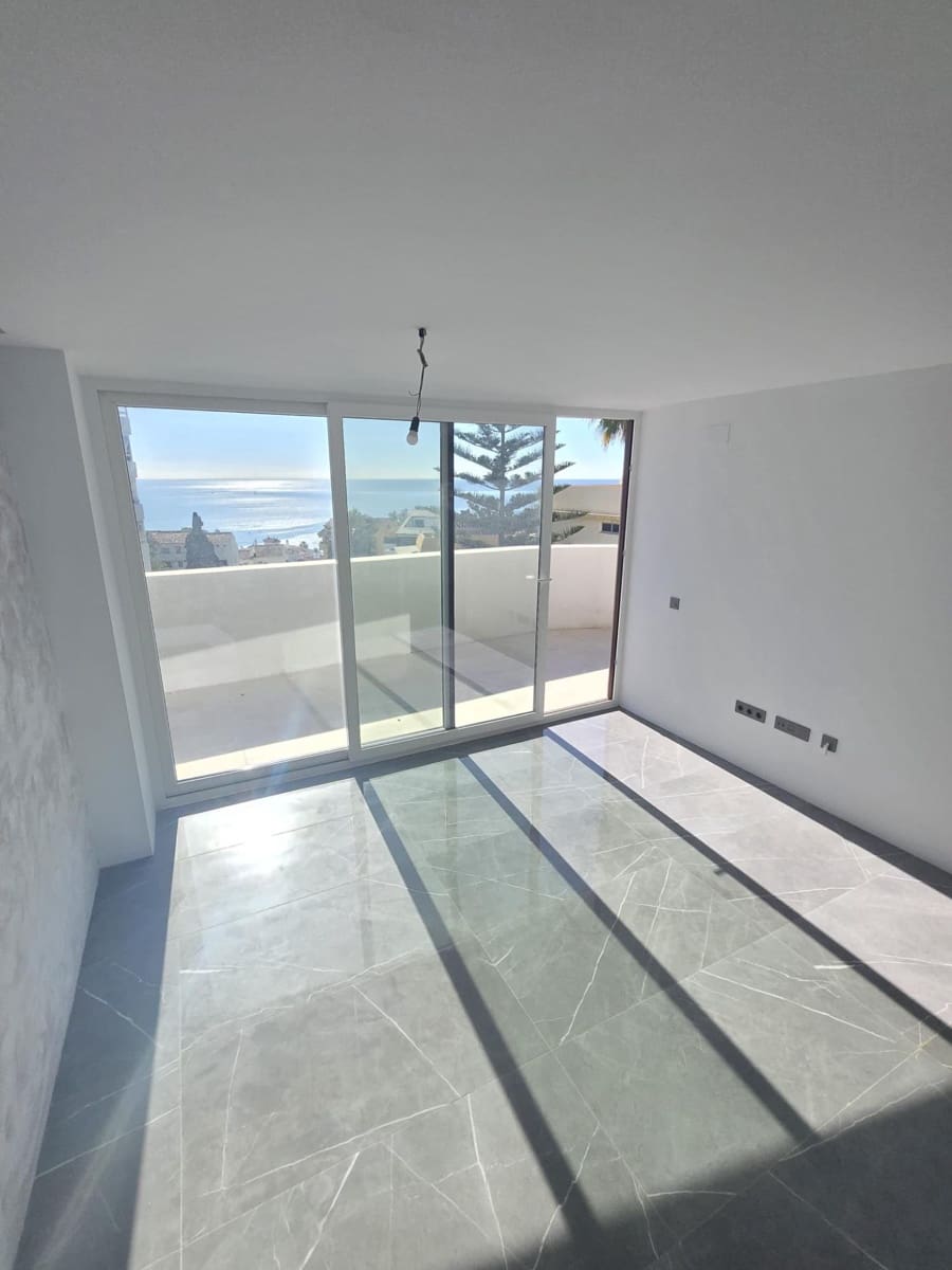 2 soveværelse Penthouse til salg i Benalmadena med swimmingpool garage - € 749.000 (Ref: 9990696)