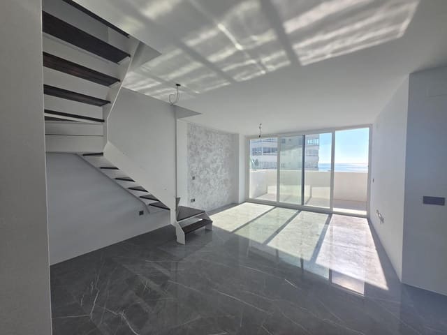 2 soveværelse Penthouse til salg i Benalmádena med swimmingpool garage - € 749.000 (Ref: 9990696)
