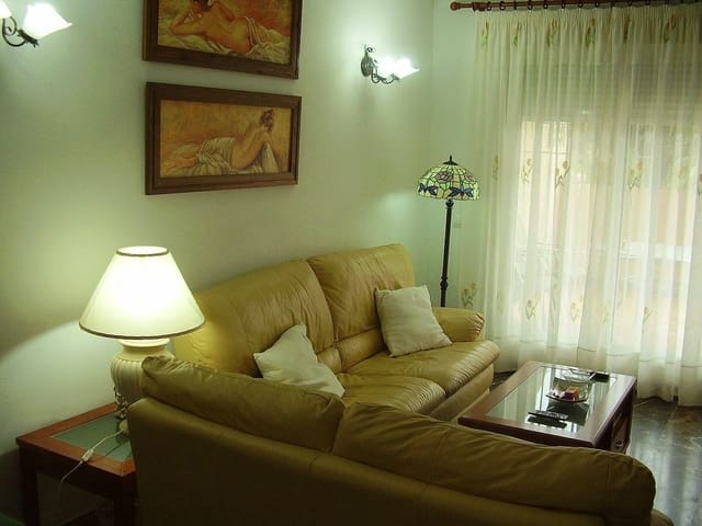 2 soveværelse Lejlighed til salg i El Higuerón, Fuengirola med swimmingpool garage - € 314.900 (Ref: 9994189)