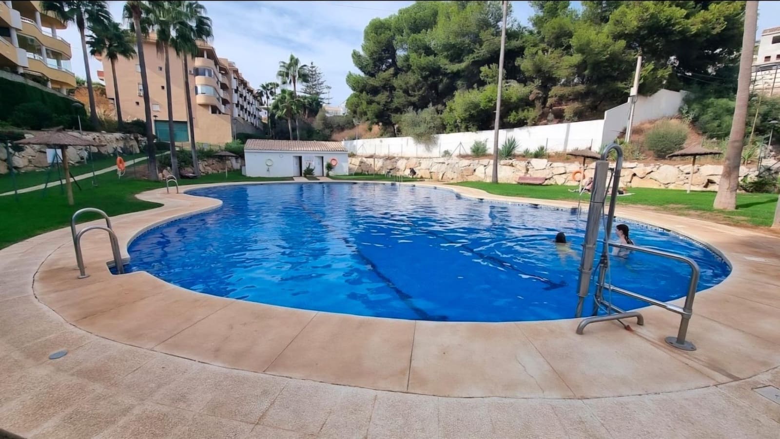 2 soveværelse Lejlighed til salg i Fuengirola med swimmingpool garage - € 314.900 (Ref: 9994189)