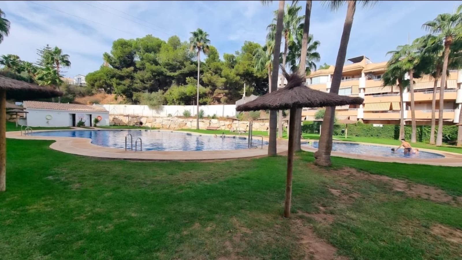 2 soveværelse Lejlighed til salg i Fuengirola med swimmingpool garage - € 314.900 (Ref: 9994189)