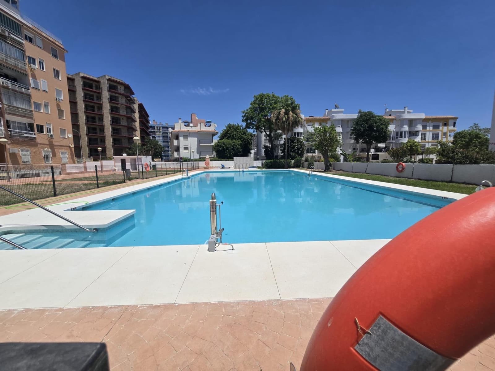 2 slaapkamer Flat te koop in Torremolinos met zwembad - € 291.200 (Ref: 9998780)