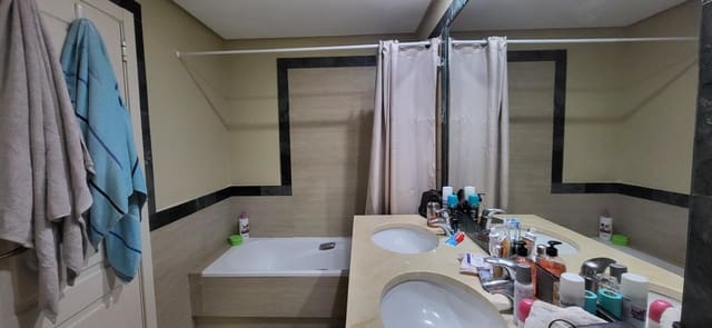 2 camera da letto Appartamento da affittare in La Quinta, Benahavís con piscina garage - 2.000 € (Rif: 10005792)