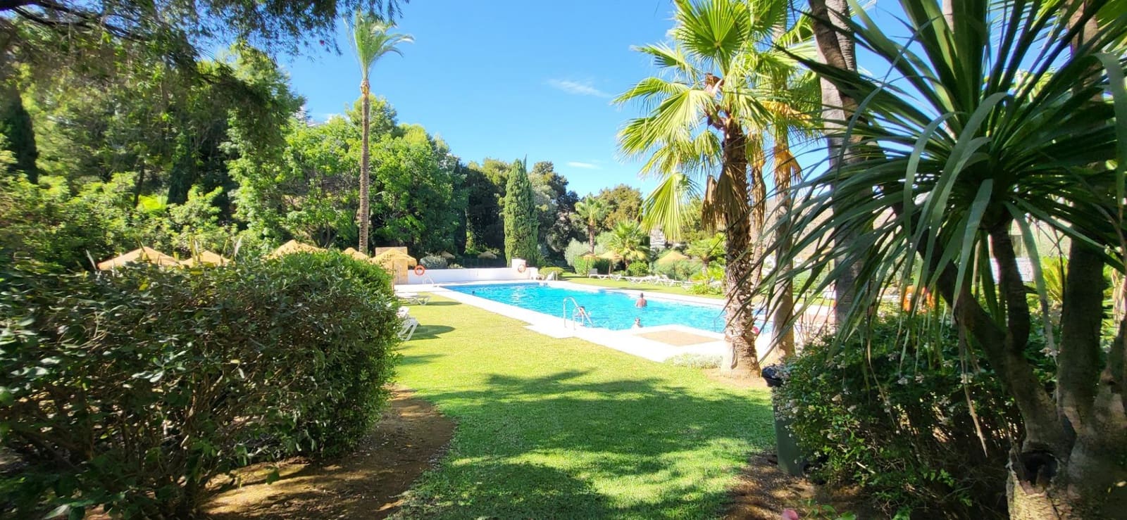 2 camera da letto Appartamento da affittare in La Quinta con piscina garage - 2.000 € (Rif: 10005792)