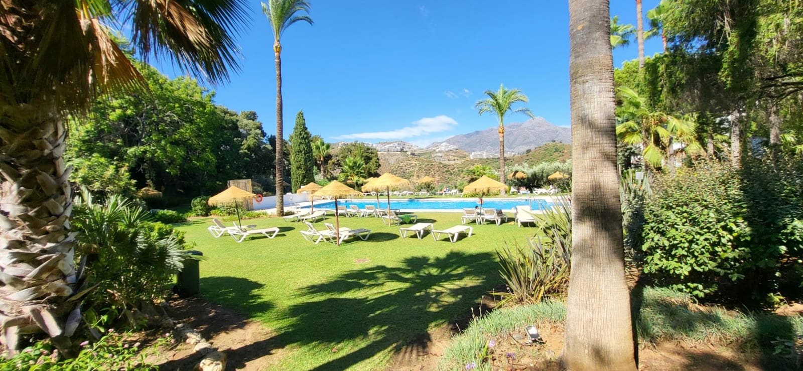 2 camera da letto Appartamento da affittare in La Quinta con piscina garage - 2.000 € (Rif: 10005792)