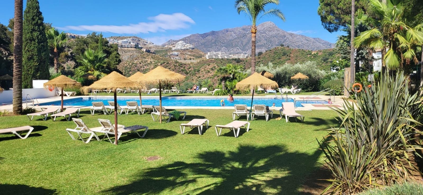 2 camera da letto Appartamento da affittare in La Quinta con piscina garage - 2.000 € (Rif: 10005792)
