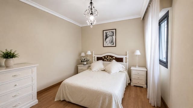 4 soveværelse Lejlighed til salg i San Pedro de Alcantara, Marbella - € 875.000 (Ref: 10013505)