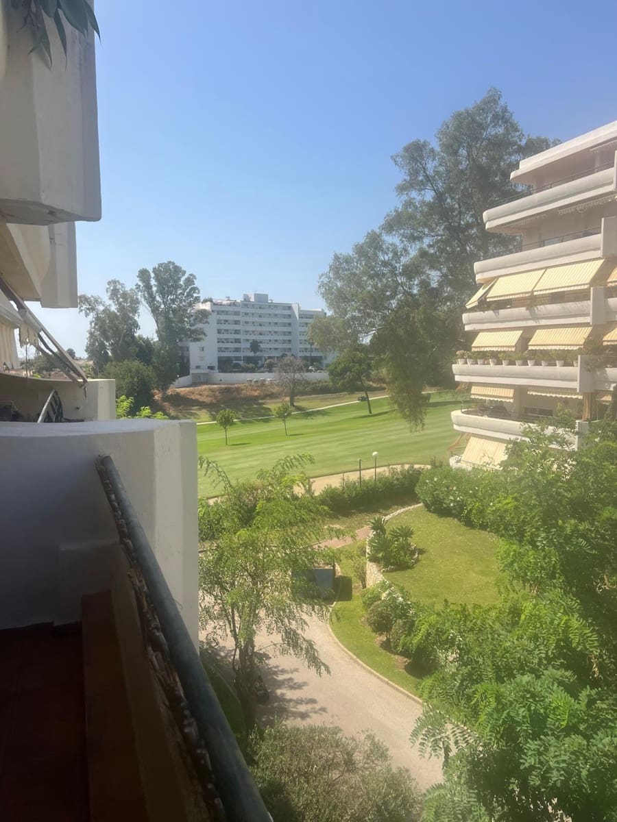 2 makuuhuone Huoneisto vuokrattavana paikassa Guadalmina mukana uima-altaan 
autotalli - 1 800 € (Ref: 10013506)